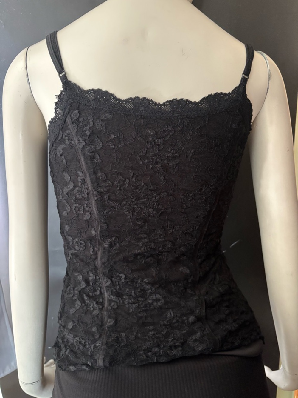 le château Black Lace Camisole with Scalloped Trim - Picture 3 of 4